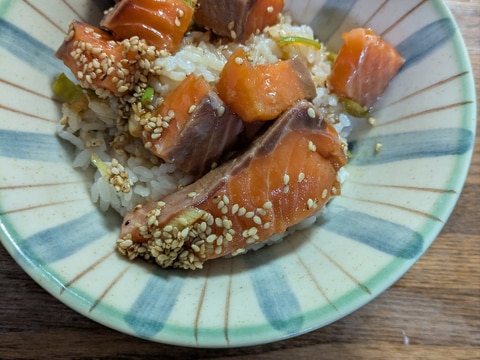 北海道のエンペラーサーモンを使った漬け丼